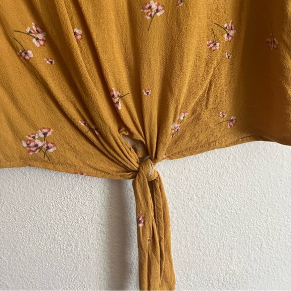 Floral tie front top - Picture 6 of 7